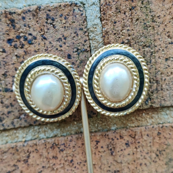 Vintage Carolee earrings - Picture 5 of 8